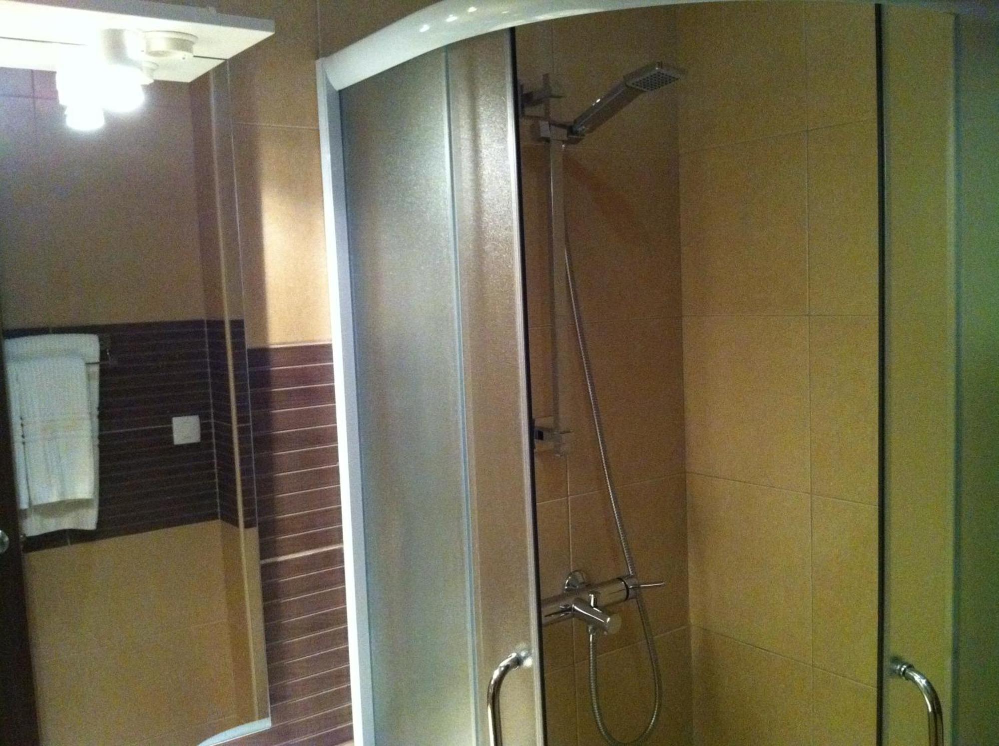 Apartments And Rooms Grand Palazzo Budva Bilik gambar