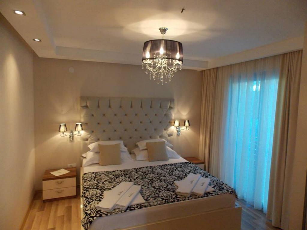 Apartments And Rooms Grand Palazzo Budva Bilik gambar