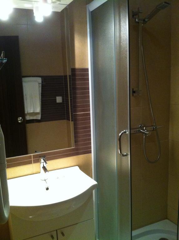 Apartments And Rooms Grand Palazzo Budva Bilik gambar