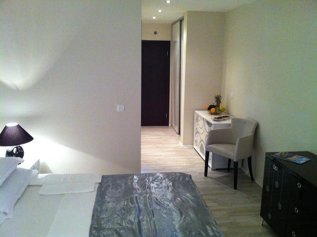Apartments And Rooms Grand Palazzo Budva Bilik gambar