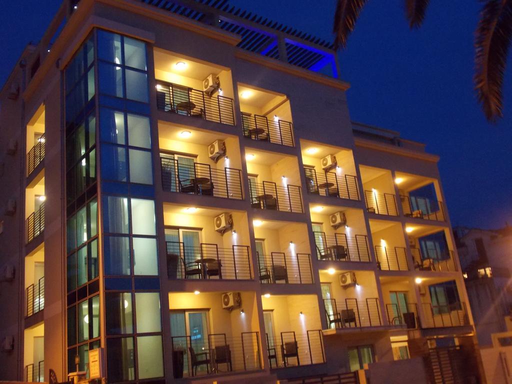 Apartments And Rooms Grand Palazzo Budva Luaran gambar
