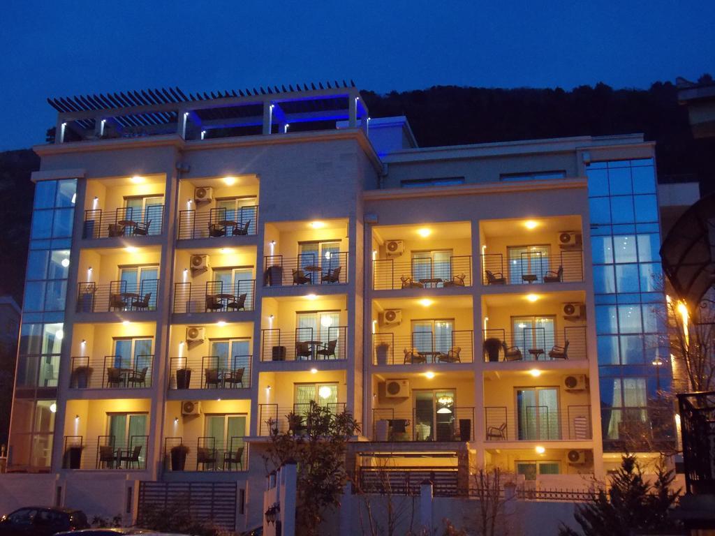 Apartments And Rooms Grand Palazzo Budva Luaran gambar