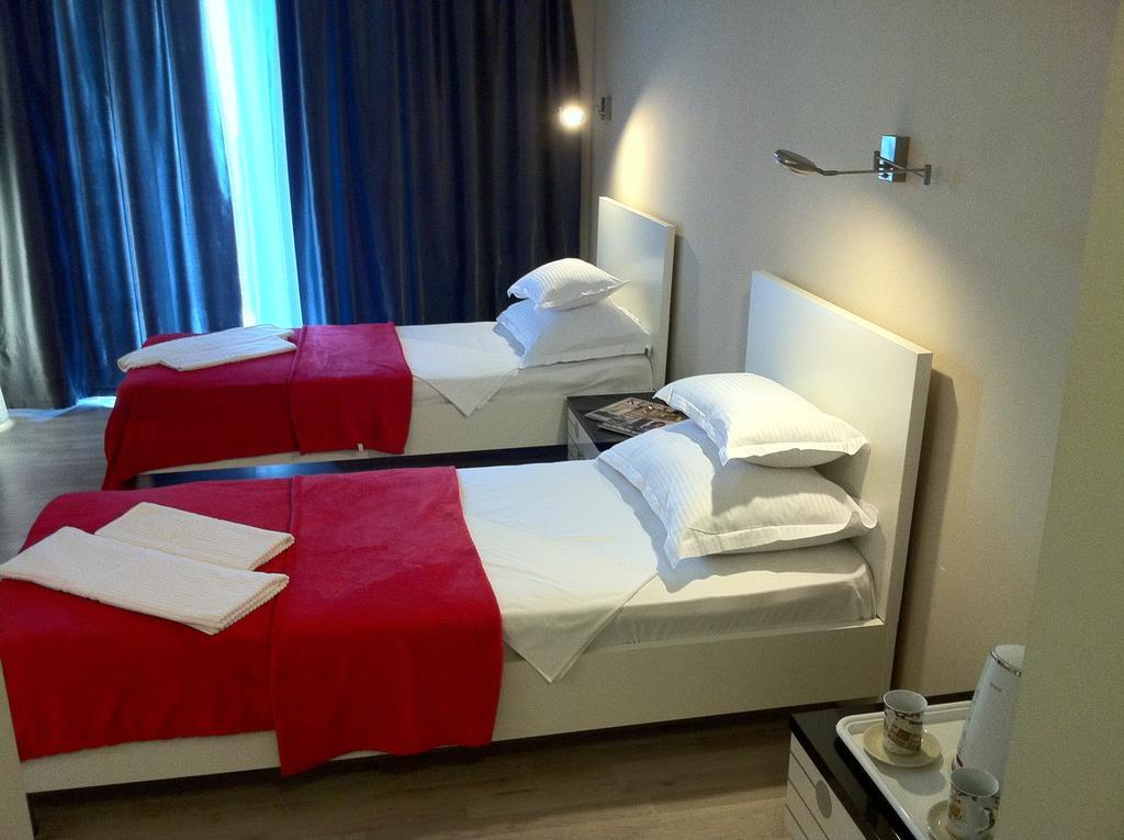 Apartments And Rooms Grand Palazzo Budva Bilik gambar