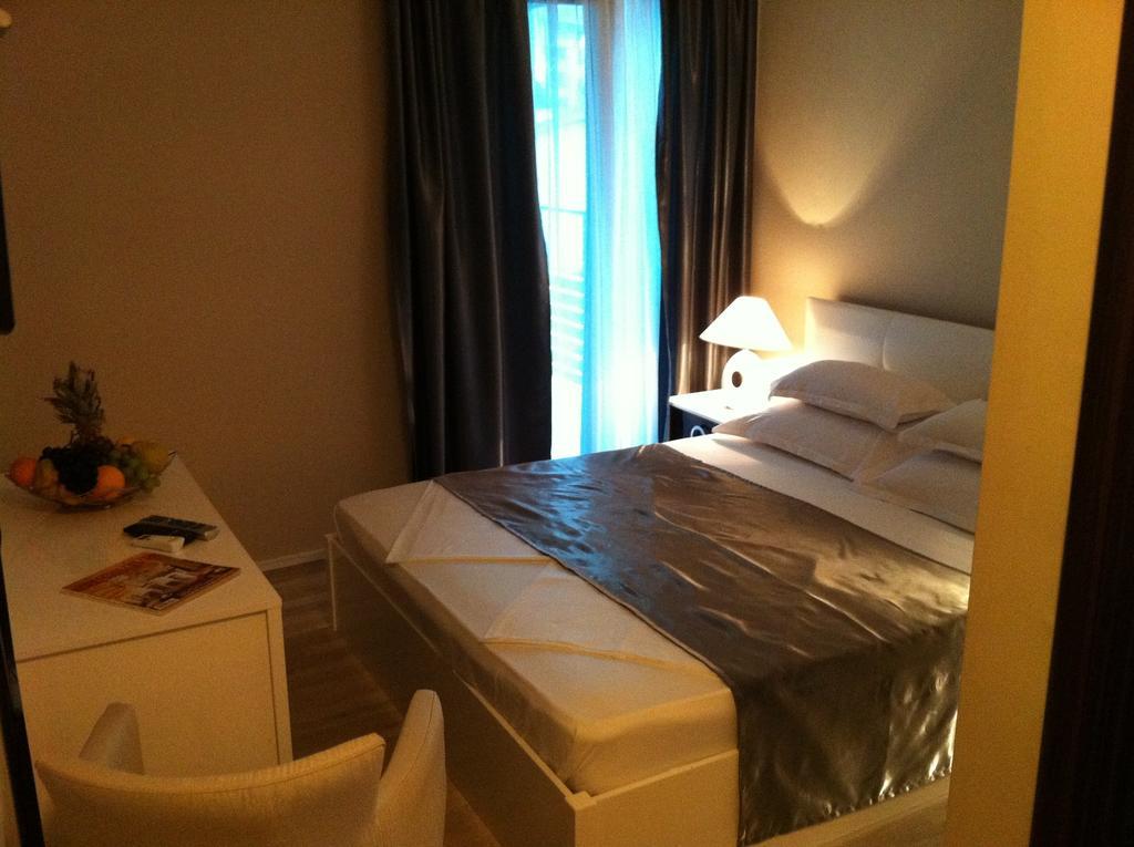 Apartments And Rooms Grand Palazzo Budva Bilik gambar