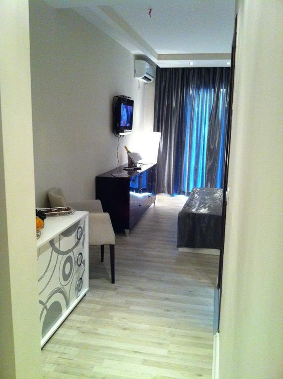 Apartments And Rooms Grand Palazzo Budva Bilik gambar