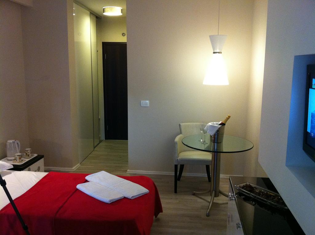 Apartments And Rooms Grand Palazzo Budva Bilik gambar