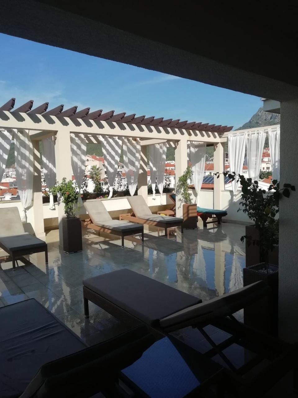 Apartments And Rooms Grand Palazzo Budva Luaran gambar