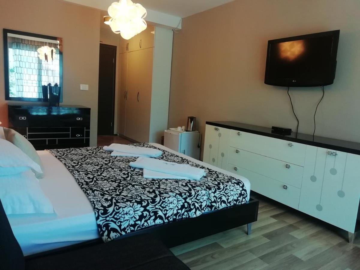 Apartments And Rooms Grand Palazzo Budva Luaran gambar